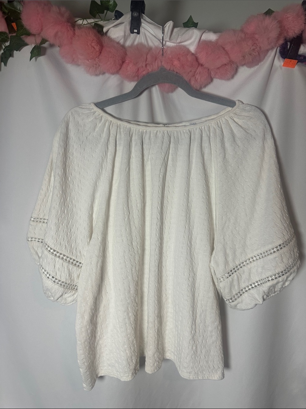 Time and Tru White Off-Shoulder Textured Peasant Blouse